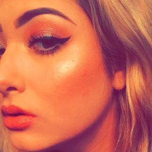 Meet your Posher, Gina